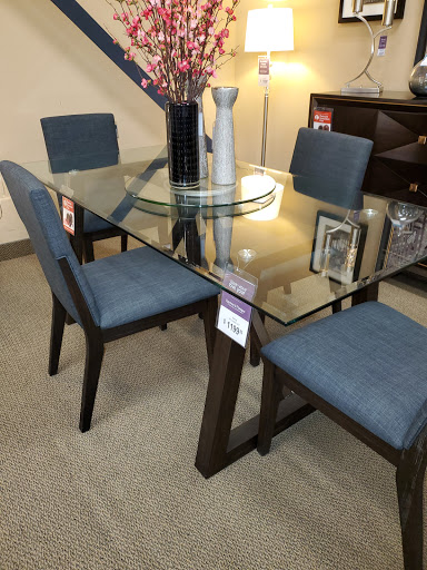 Furniture Store «Raymour & Flanigan Furniture and Mattress Store», reviews and photos, 100 Highland Ave, Seekonk, MA 02771, USA