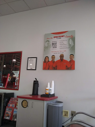 Tire Shop «Discount Tire», reviews and photos, 1901 Dallas Pkwy, Plano, TX 75093, USA