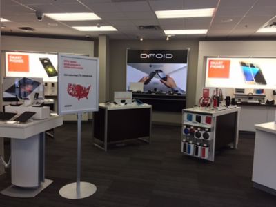 Cell Phone Store «Verizon», reviews and photos, 2201 Ponce De Leon Blvd, Coral Gables, FL 33134, USA