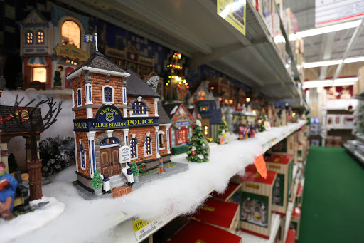 Outdoor Furniture Store «American Sale - Bridgeview», reviews and photos, 8951 Harlem Ave, Bridgeview, IL 60455, USA