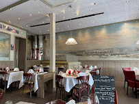 Atmosphère du Restaurant de fruits de mer La Moulerie by Cath à Trouville-sur-Mer - n°10