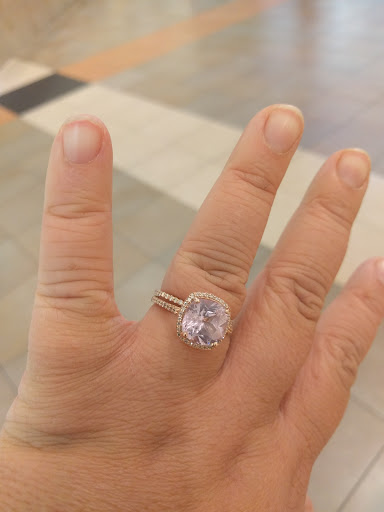 Jewelry Store «Kay Jewelers», reviews and photos, 2825 S Glenstone Ave #03b, Springfield, MO 65804, USA