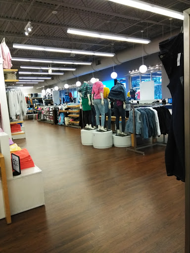 Clothing Store «Gap Outlet», reviews and photos, 8225 Vineland Ave, Orlando, FL 32821, USA