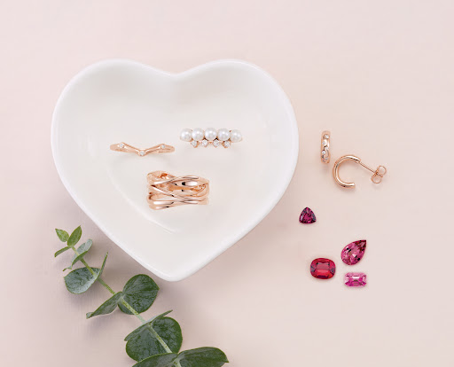 Wholesale Jeweler «Medallion Jewelers», reviews and photos, 308 SW Alder St, Portland, OR 97204, USA