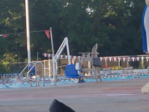 Park «Highland Park Aquatic Center», reviews and photos, 1840 Edgcumbe Rd, St Paul, MN 55116, USA