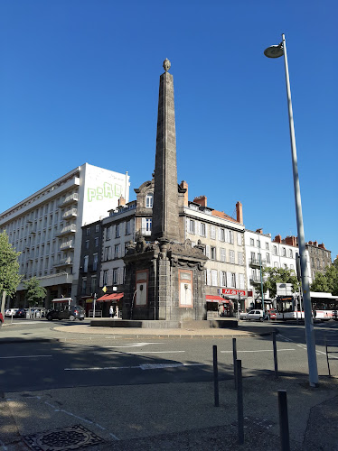 Fontaine Desaix (Fontaine de la Pyramide) à Clermont-Ferrand