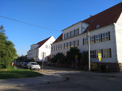 Szkoła Podstawowa nr 6 im Jana Pawła II w Braniewie Konarskiego 13, 14-500 Braniewo, Polska
