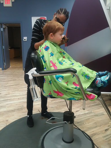 Hair Salon «Great Clips», reviews and photos, 103 E Silver Spring Dr, Whitefish Bay, WI 53217, USA