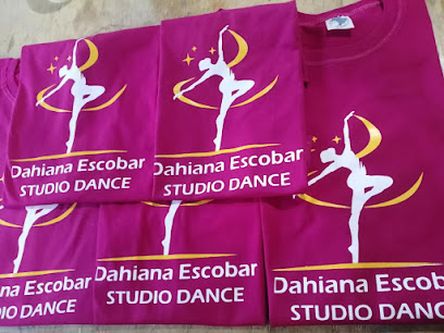 Academia Dahiana Escobar studio dance
