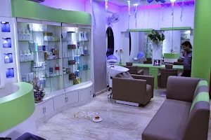 FACE TO FACE SPA AND SALON, SAHARANPUR image