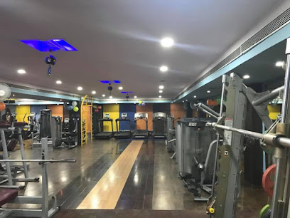 4 Zone Fitness (Gym and Spa) - ss complex 2nd floor Above Balaji Opp gvk mall, lane, Street No. 4, Banjara Hills, Hyderabad, Telangana 500036, India