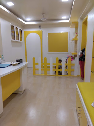 عيادة الابتسامات المشرقة متعددة التخصصات لطب الأسنان - Shining Smiles Multispeciality Dental Clinic