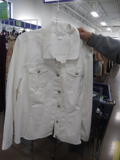 Thrift Store «Goodwill Retail Store of St. Peters – Mid Rivers», reviews and photos, 620 Mid Rivers Mall Dr, St Peters, MO 63376, USA