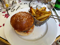 Plats et boissons du Restaurant Cafe Blanchet Paris - n°3