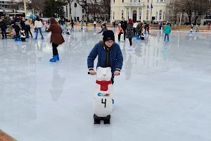 Ледена пързалка Пловдив image