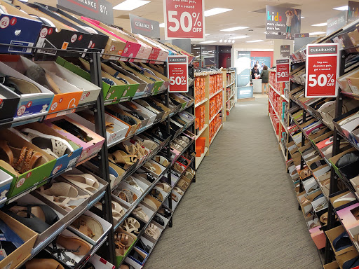Shoe Store «Famous Footwear», reviews and photos, 10500 Ulmerton Rd, Largo, FL 33771, USA