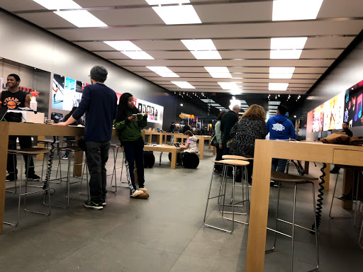 Computer Store «Apple Nanuet», reviews and photos, 8115 Fashion Dr, Nanuet, NY 10954, USA