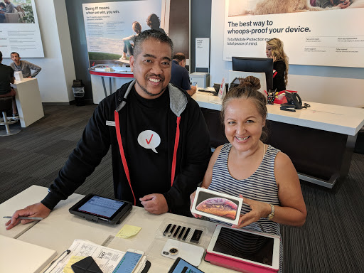 Cell Phone Store «Verizon», reviews and photos, 78995 CA-111, La Quinta, CA 92253, USA