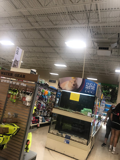 Pet Supply Store «PetSmart», reviews and photos, 3995 Welsh Rd, Willow Grove, PA 19090, USA