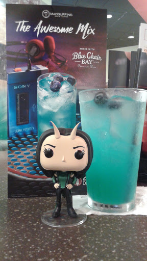 Movie Theater «AMC DINE-IN Menlo Park 12», reviews and photos, 55 Parsonage Rd #390, Edison, NJ 08837, USA