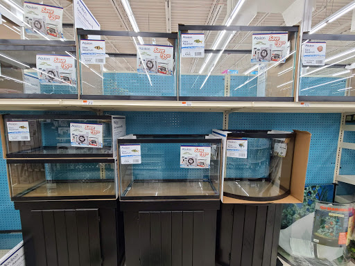 Pet Supply Store «Pet Supplies Plus», reviews and photos, 6845 Highland Rd, White Lake, MI 48383, USA