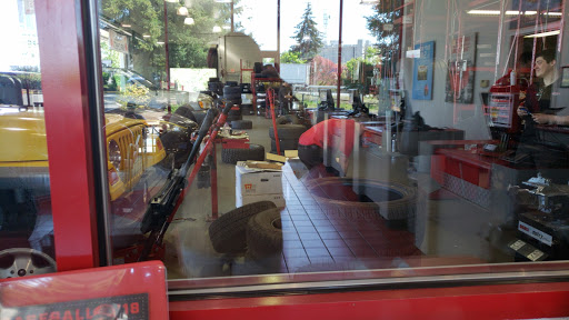Tire Shop «Discount Tire Store - Everett, WA», reviews and photos, 8125 Evergreen Way, Everett, WA 98203, USA