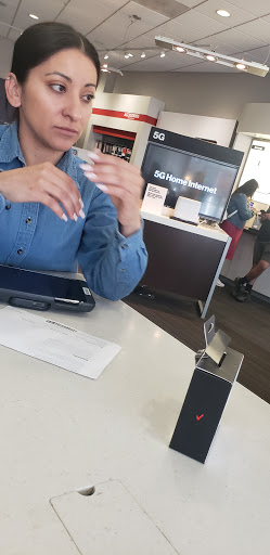 Cell Phone Store «Verizon», reviews and photos, 6400 Pacific Blvd #101, Huntington Park, CA 90255, USA