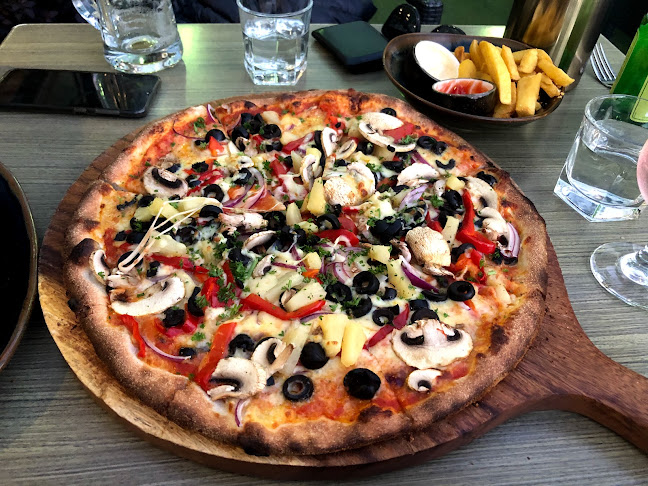 Scoozi Woodfire Pizza - Picton