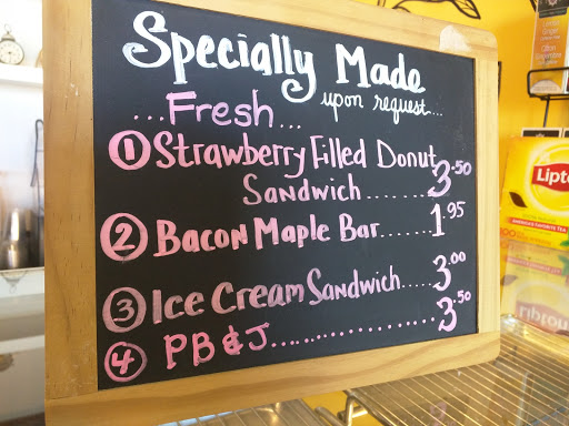 Donut Shop «Sweet Retreat Donuts», reviews and photos, 924 Pacific Coast Hwy, Long Beach, CA 90806, USA