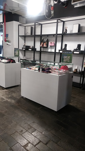 Department Store «Saks OFF 5TH», reviews and photos, 850 3rd Ave, Brooklyn, NY 11232, USA