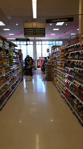 Grocery Store «Safeway», reviews and photos, 205 N 5th Ave, Yakima, WA 98902, USA