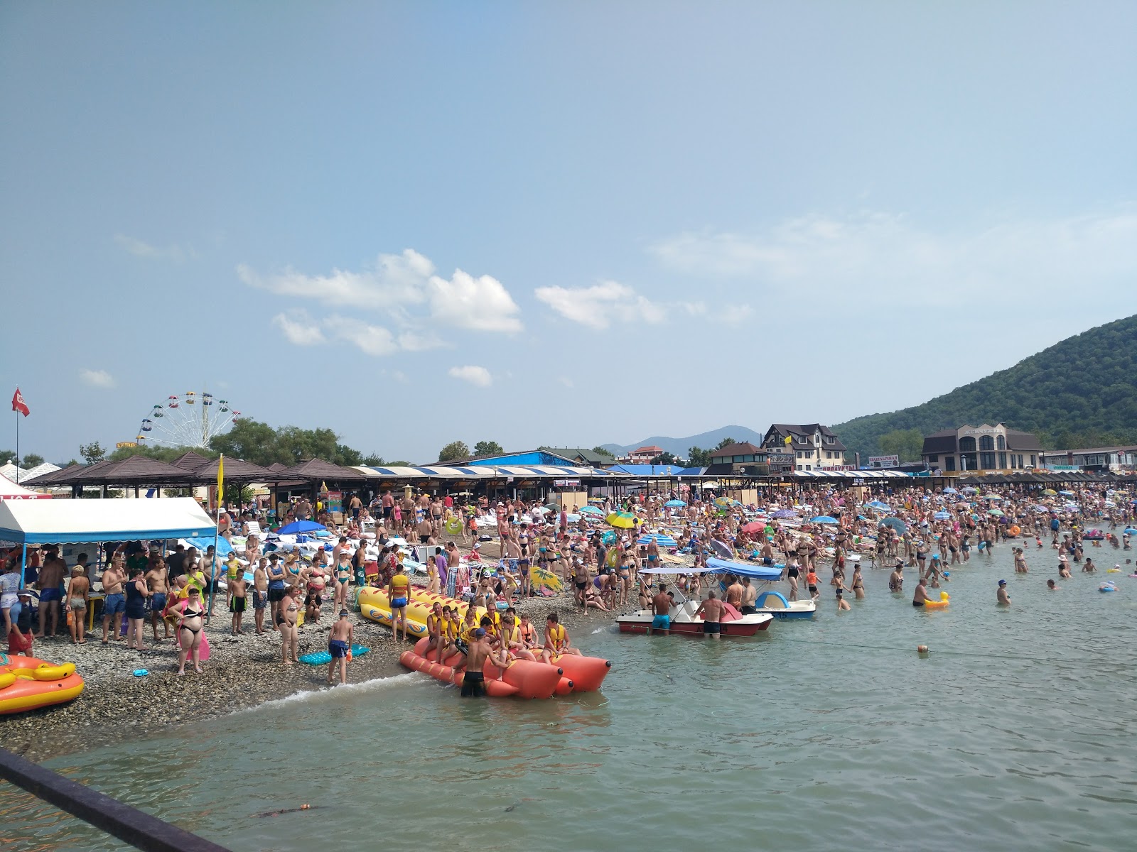 Foto van Arkhipo-Osipovka beach met ruim strand