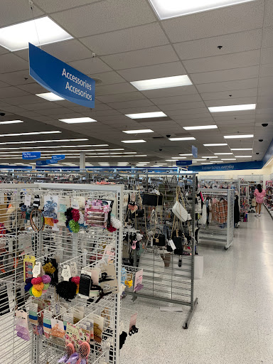 Clothing Store «Ross Dress for Less», reviews and photos, 13510 Whittier Blvd, Whittier, CA 90605, USA
