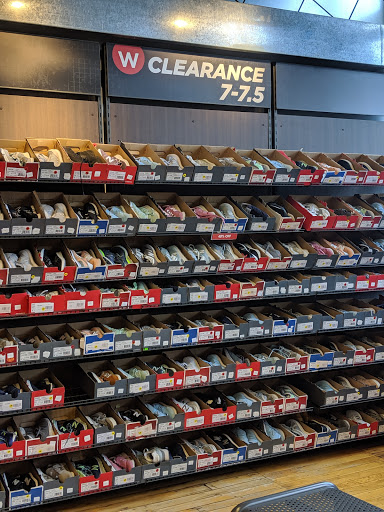 Shoe Store «New Balance», reviews and photos, 5 S Union St, Lawrence, MA 01843, USA