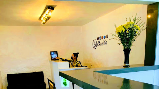 Manicure pedicure places in Medellin