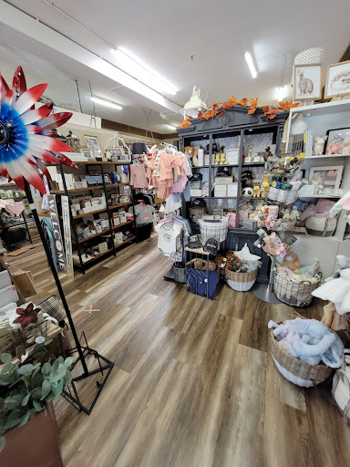 Gift Shop «The Market on Oak», reviews and photos, 331 3rd St, Farmington, MN 55024, USA