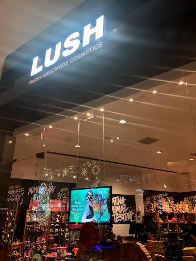 Cosmetics Store «Lush Cosmetics», reviews and photos, 303 Memorial City Way, Houston, TX 77024, USA