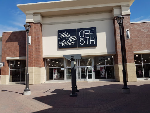 Saks OFF 5TH, 3885 Eagan Outlets Pkwy, Eagan, MN 55122, USA, 