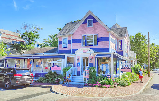 Clothing Store «Vineyard Vines», reviews and photos, 56 Narragansett Ave, Oak Bluffs, MA 02557, USA
