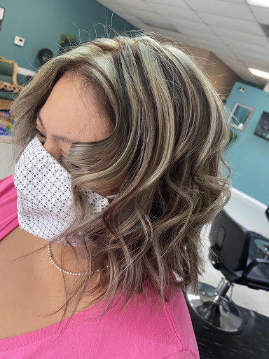 Beauty Salon «Tres Latinas Beauty Salon», reviews and photos, 788 Normandy St, Houston, TX 77015, USA