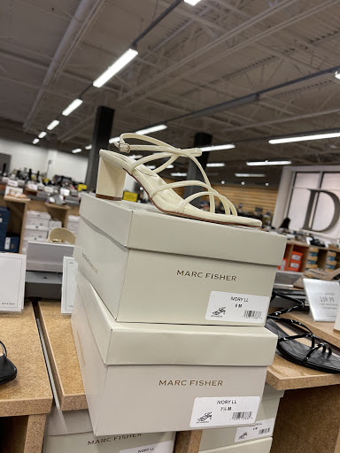 Shoe Store «DSW Designer Shoe Warehouse», reviews and photos, 2915 Harrison Ave NW, Olympia, WA 98502, USA