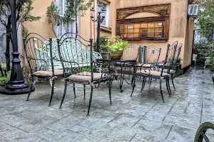 Parisian Courtyard Inn Bed and Breakfast New Orleans image