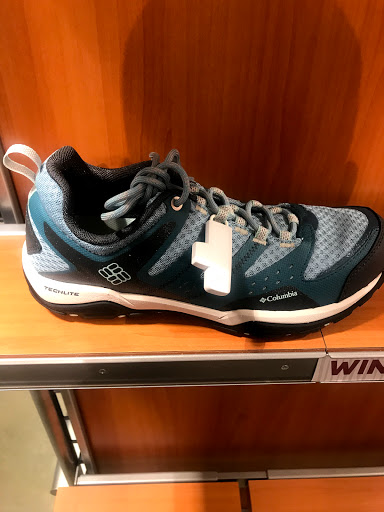Sportswear Store «Columbia Sportswear Outlet», reviews and photos, 6800 Oxon Hill Rd #600, Oxon Hill, MD 20745, USA
