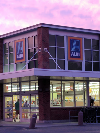 Supermarket «ALDI», reviews and photos, 238 Boston Post Rd, Milford, CT 06460, USA