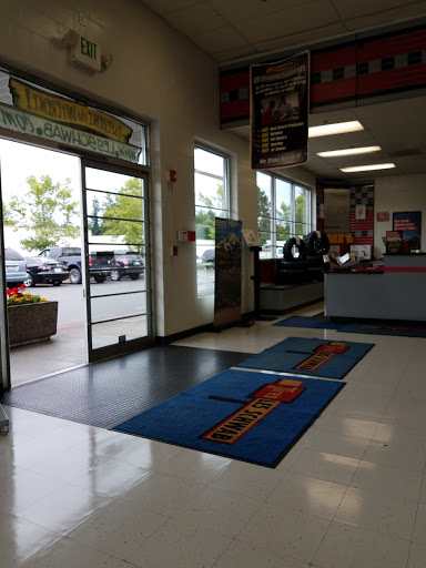 Tire Shop «Les Schwab Tire Center», reviews and photos, 17235 SE 272nd St, Covington, WA 98042, USA