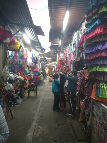 Opiniones de Mercado Baratillo en La Victoria - Tienda de ropa