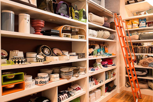 Pet Supply Store «The Fish & Bone, Boston MA», reviews and photos, 217 Newbury St, Boston, MA 02116, USA