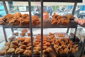 Hisana Fried Chicken Mallengkeri image