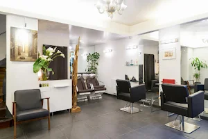 salon de coiffure Isaura image