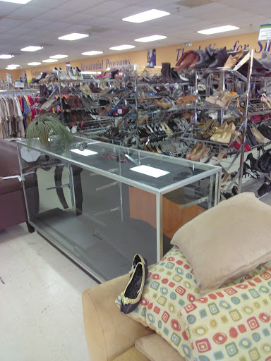 Thrift Store «Goodwill Greenacres/Woodlake Store & Donation Center», reviews and photos, 5821 Lake Worth Rd, Greenacres, FL 33463, USA